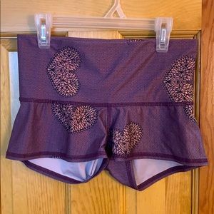 Teeki hot shorts, Wanderlove purple, size s, EUC